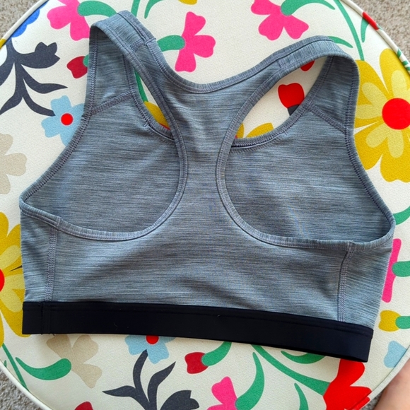 Nike Sports Bra, Size M, Worn Once - Picture 3 of 3
